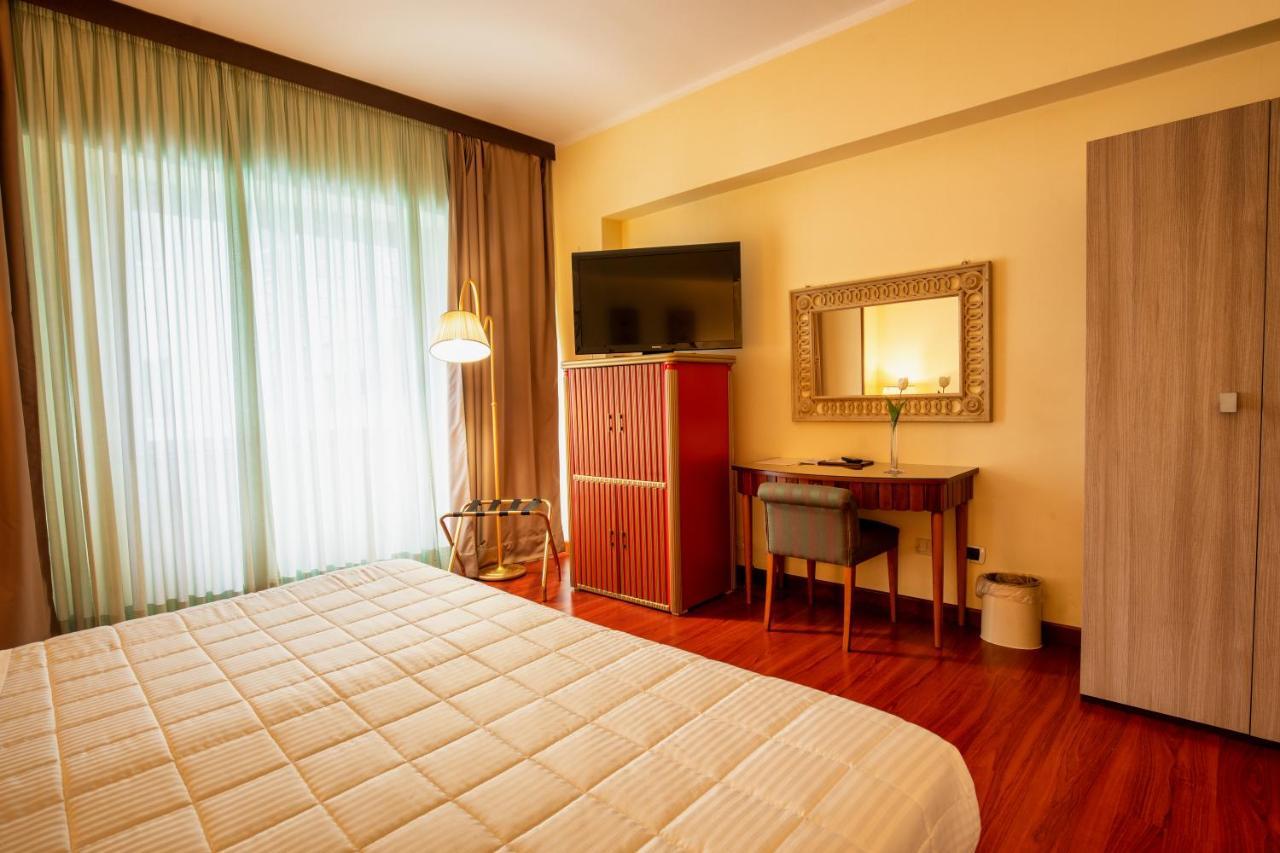 Triple Room,1216103413:JPEG